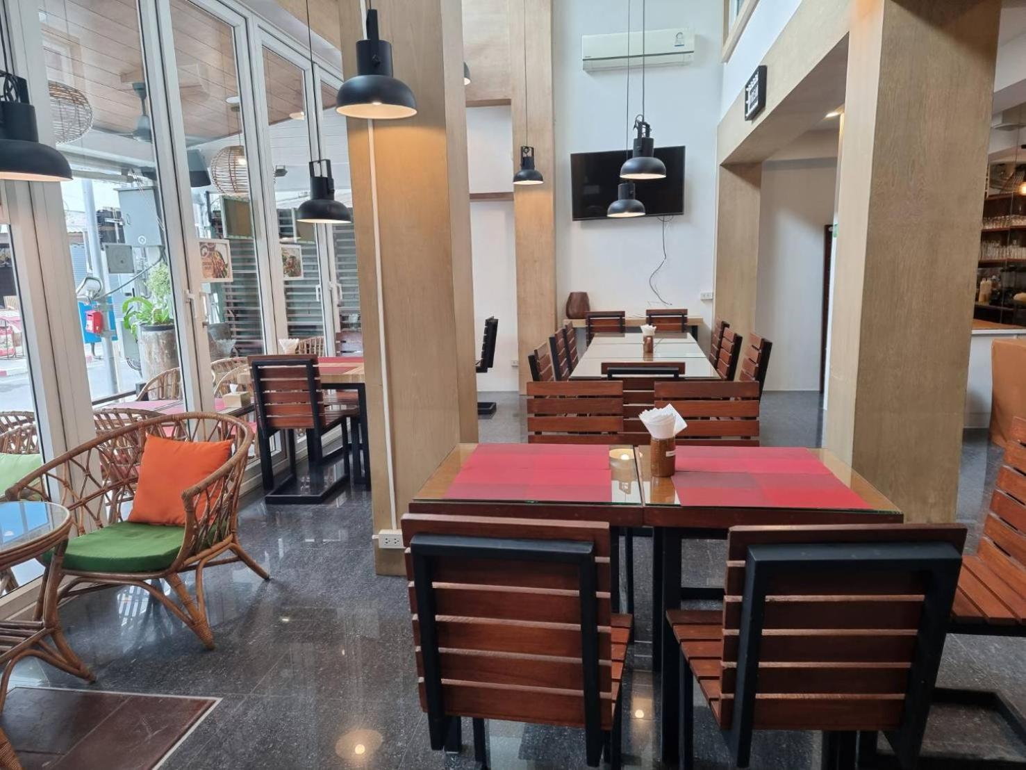 P168 Samui Albergue